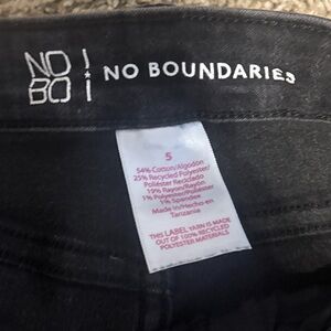Size 5 black skinny, no boundary jeans